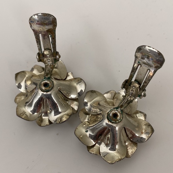 Vintage Floral Silver Tone Clip On Earrings Mid Century Modern Flower Button - Picture 5 of 9